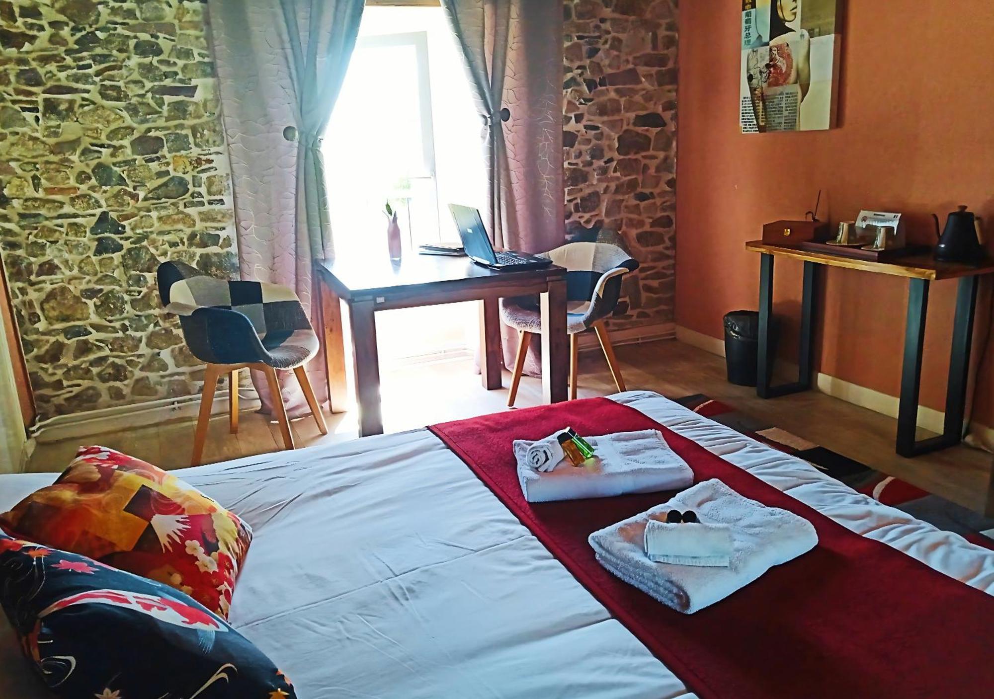 La Synchronicite - Chambres D'Hotes Saint-Sauveur-Villages Dış mekan fotoğraf